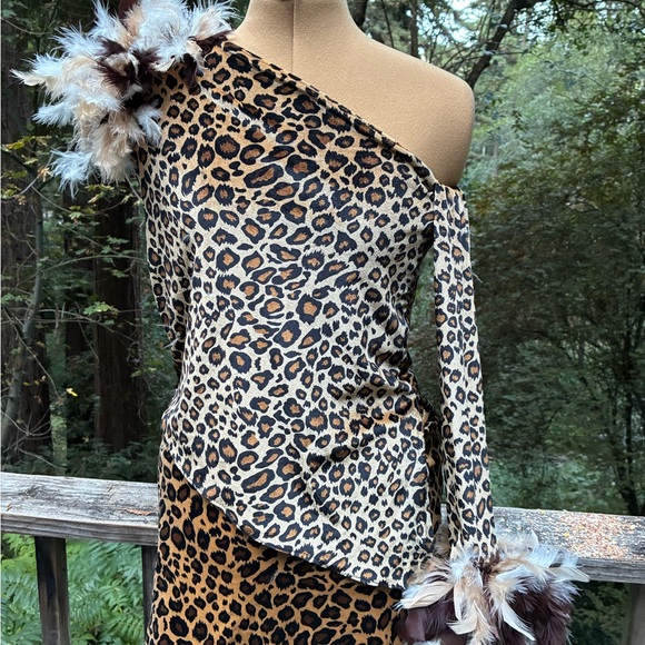 Costumes - Picture 3 of 16